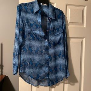Equipment femme blue snakeskin button down